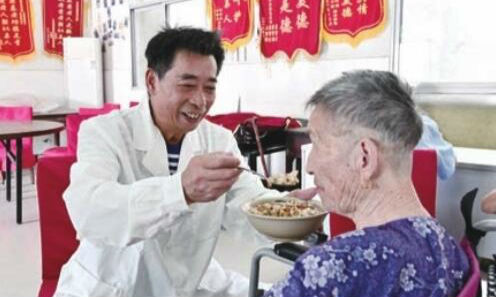 “退伍军人”季新格： 把养老院变成“幸福园”