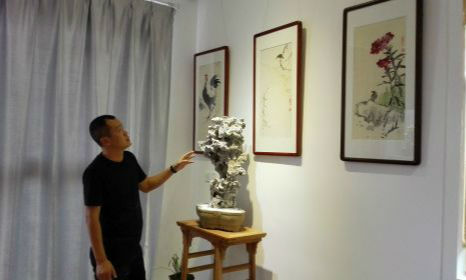 十指擎起广阔天地 ——透过收藏品赏析画家张祖源的指头画